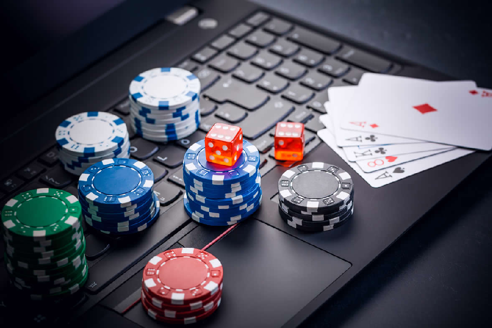 ¿Cómo jugar al poker?